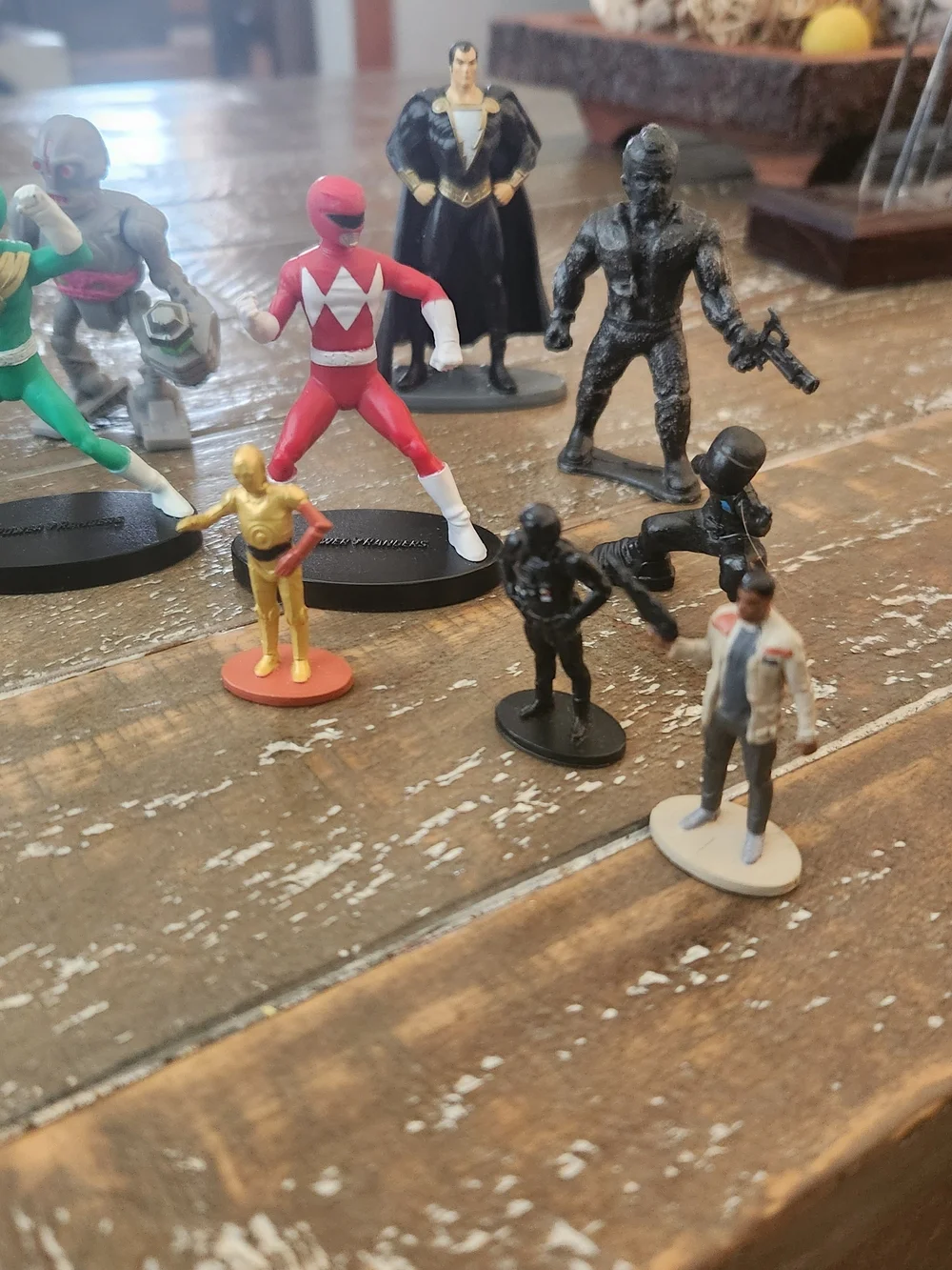 Mixed Superhero Toy Figure Lot - Red, Green, Black. Various Scale.